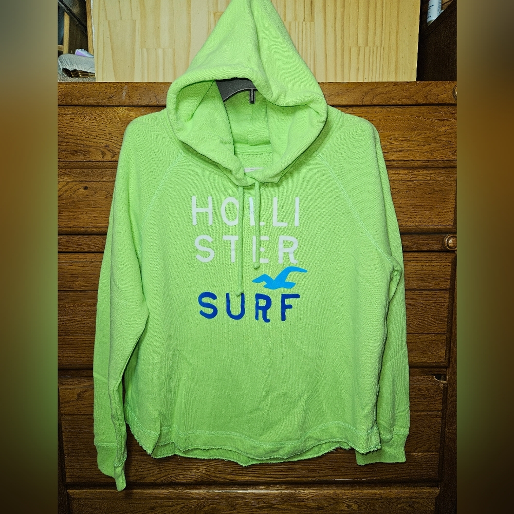 ✔️  HOLLISTER LIME GREEN HOODIE Large